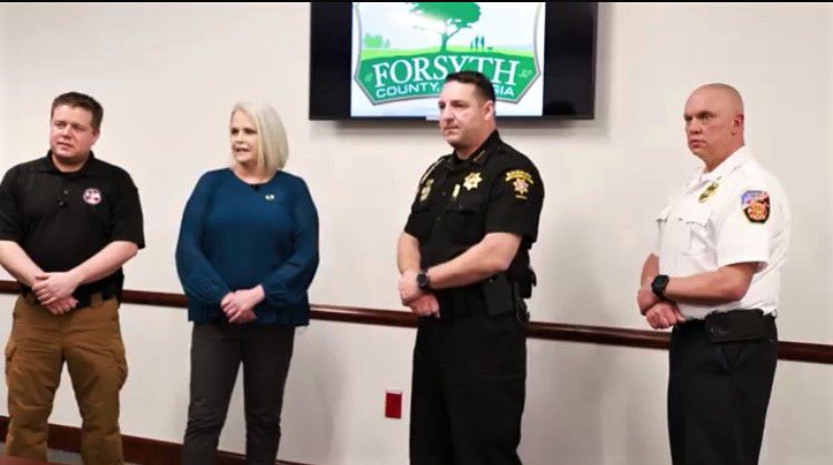 Public Safety heads and Semanson